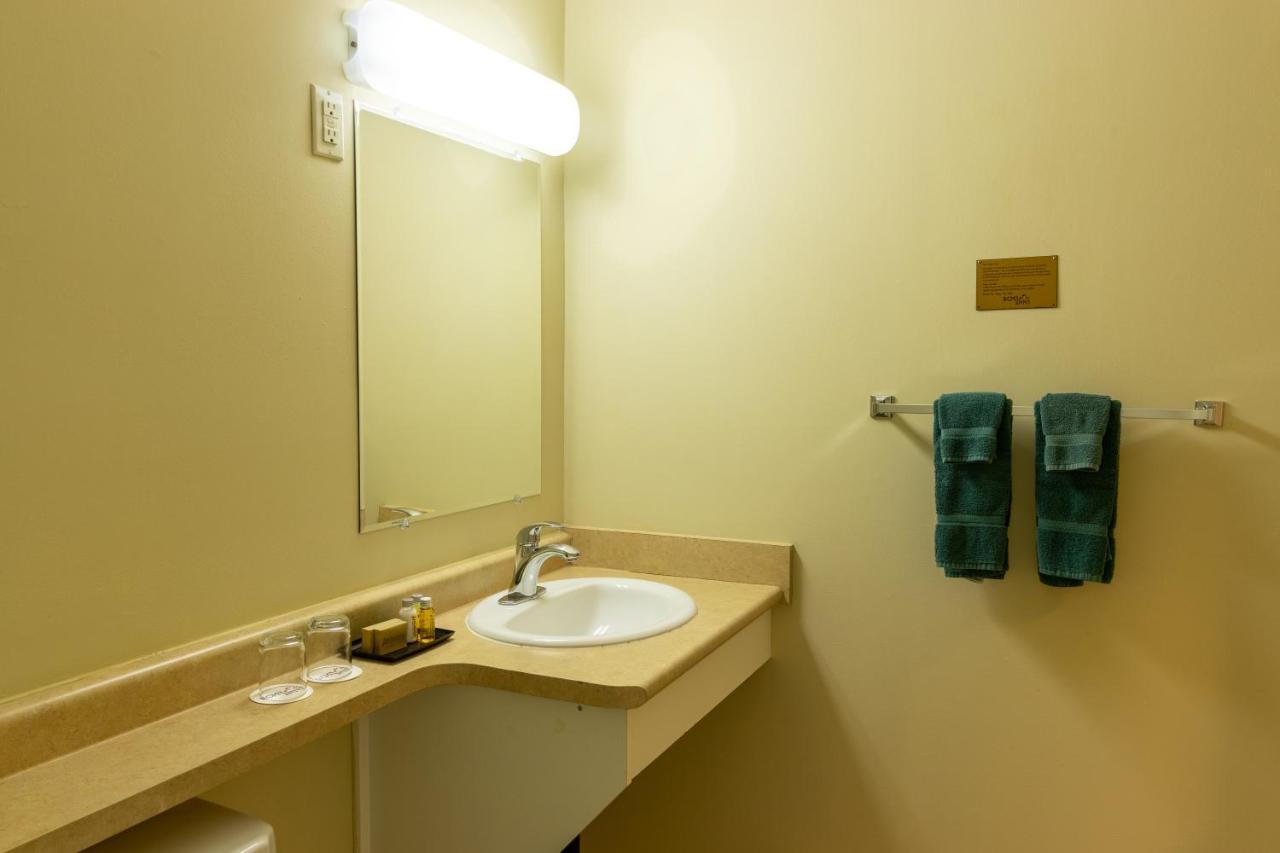 Bcminns - Fort Mcmurray - Rusty'S Ngoại thất bức ảnh
